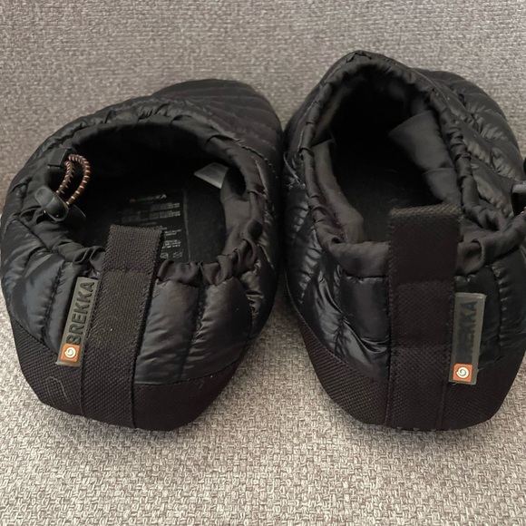 BREKKA-Puffy Slipper, Unisex size medium - Picture 2 of 5